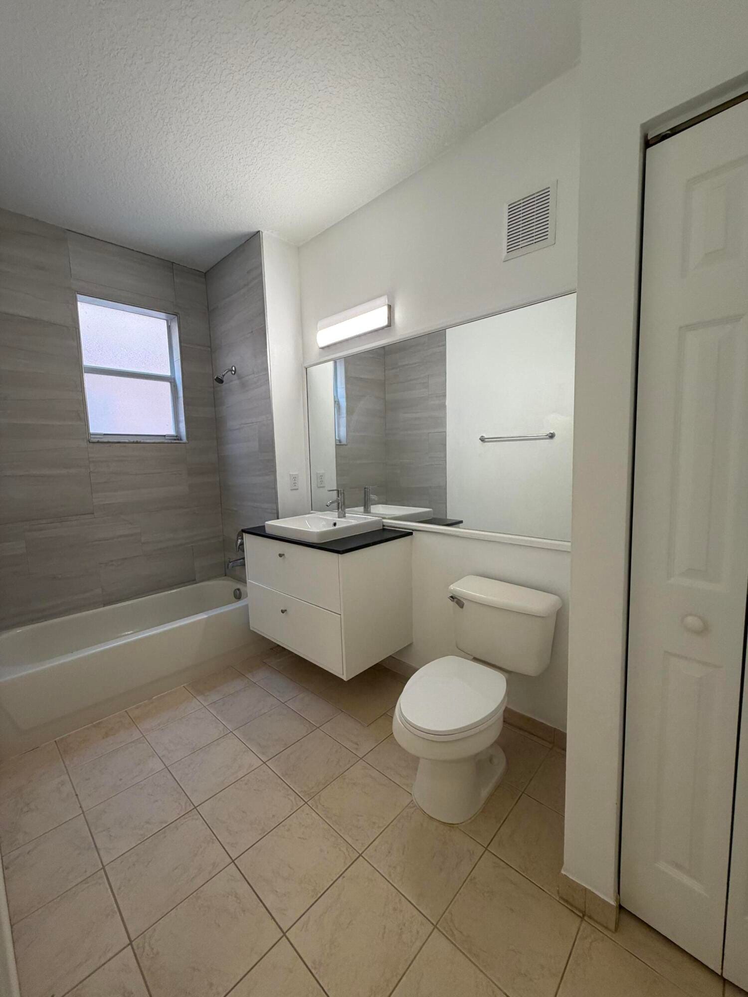 3553 Forest Hill Boulevard 45, Palm Springs, FL 33406 photo 10