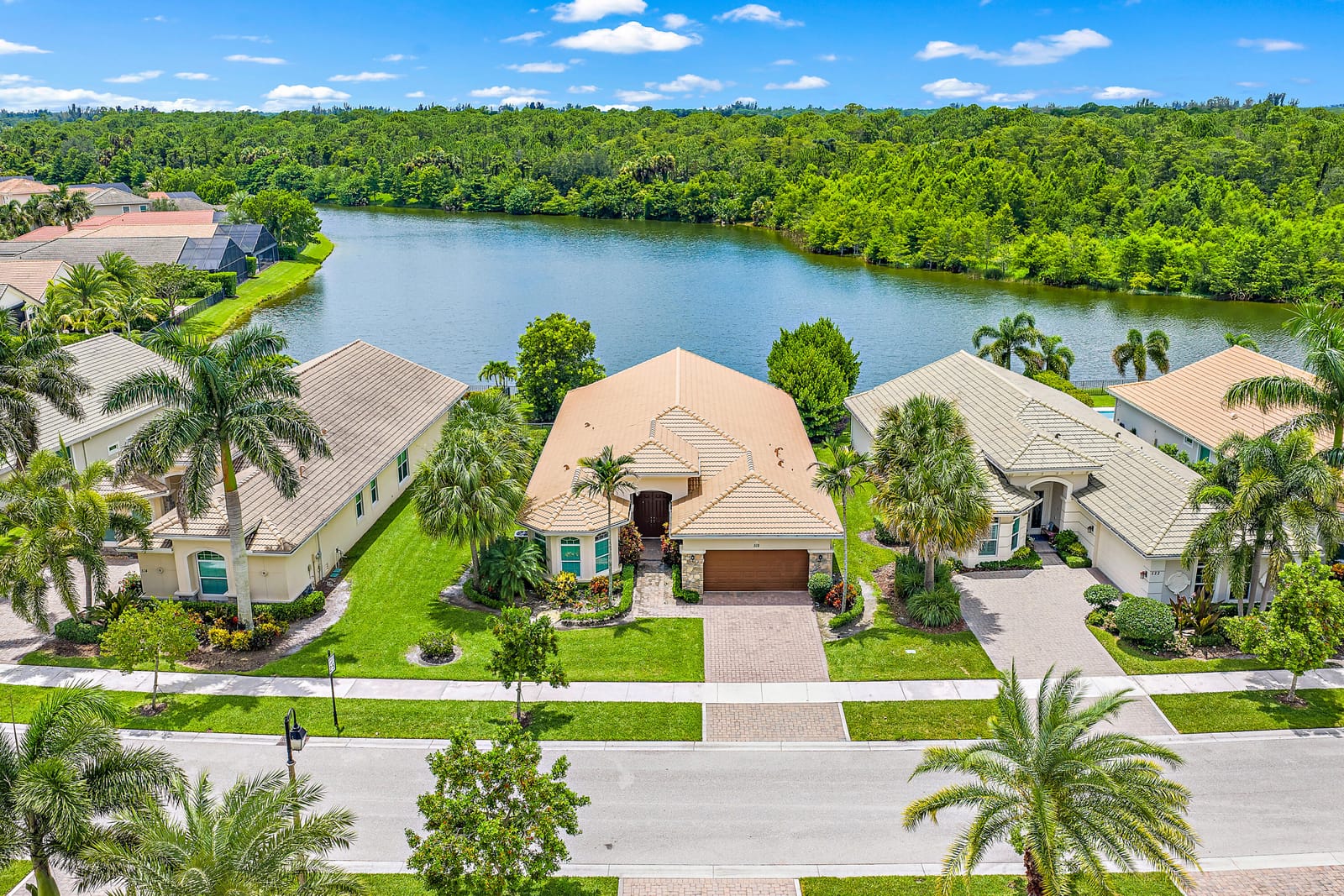518 Carrara Court, Jupiter, FL 33478