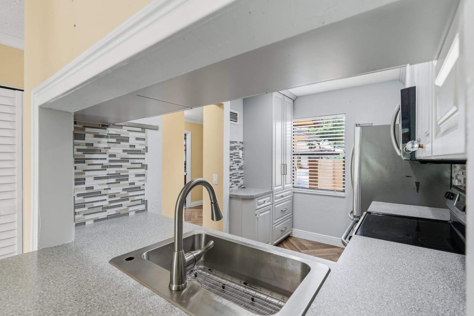 10927 NW 29TH Court, Sunrise, FL 33322 photo 3