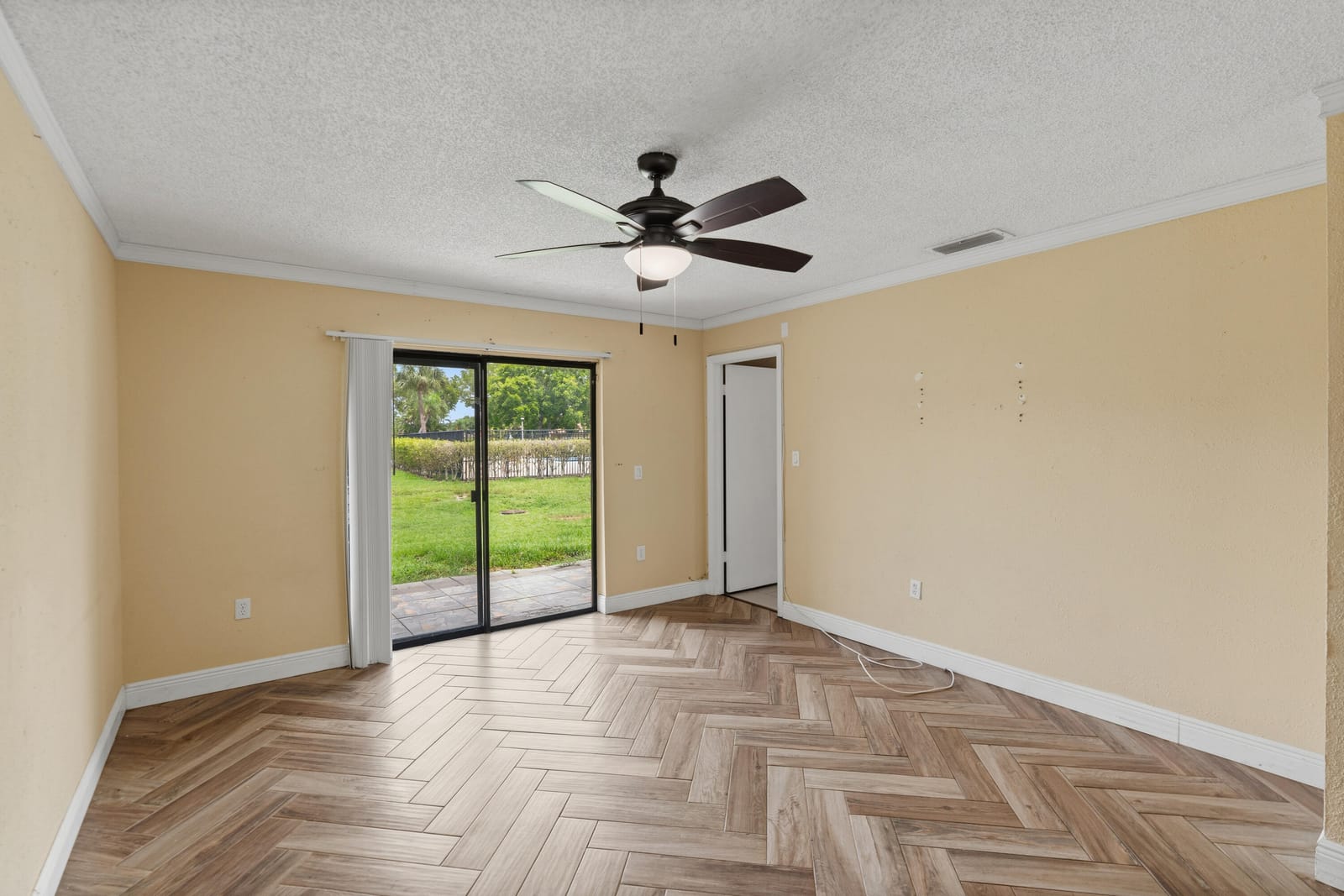 10927 NW 29TH Court, Sunrise, FL 33322 photo 8