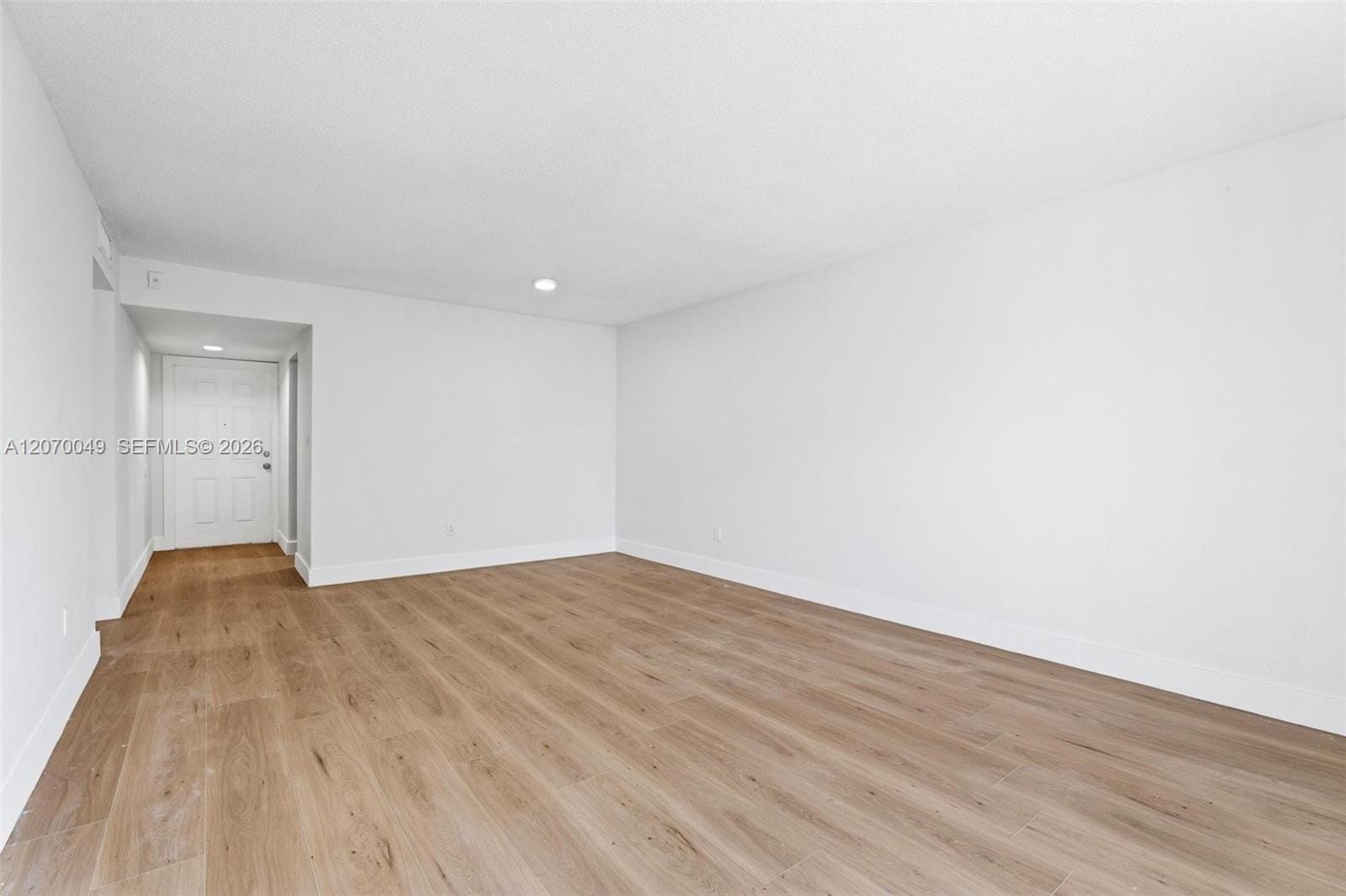 15205 NE 6th Avenue D305 — photo 2