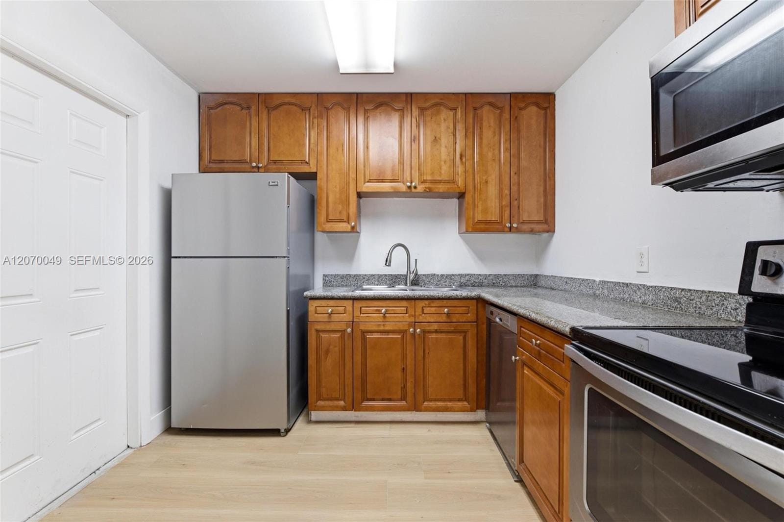 15205 NE 6th Avenue D305 — photo 3