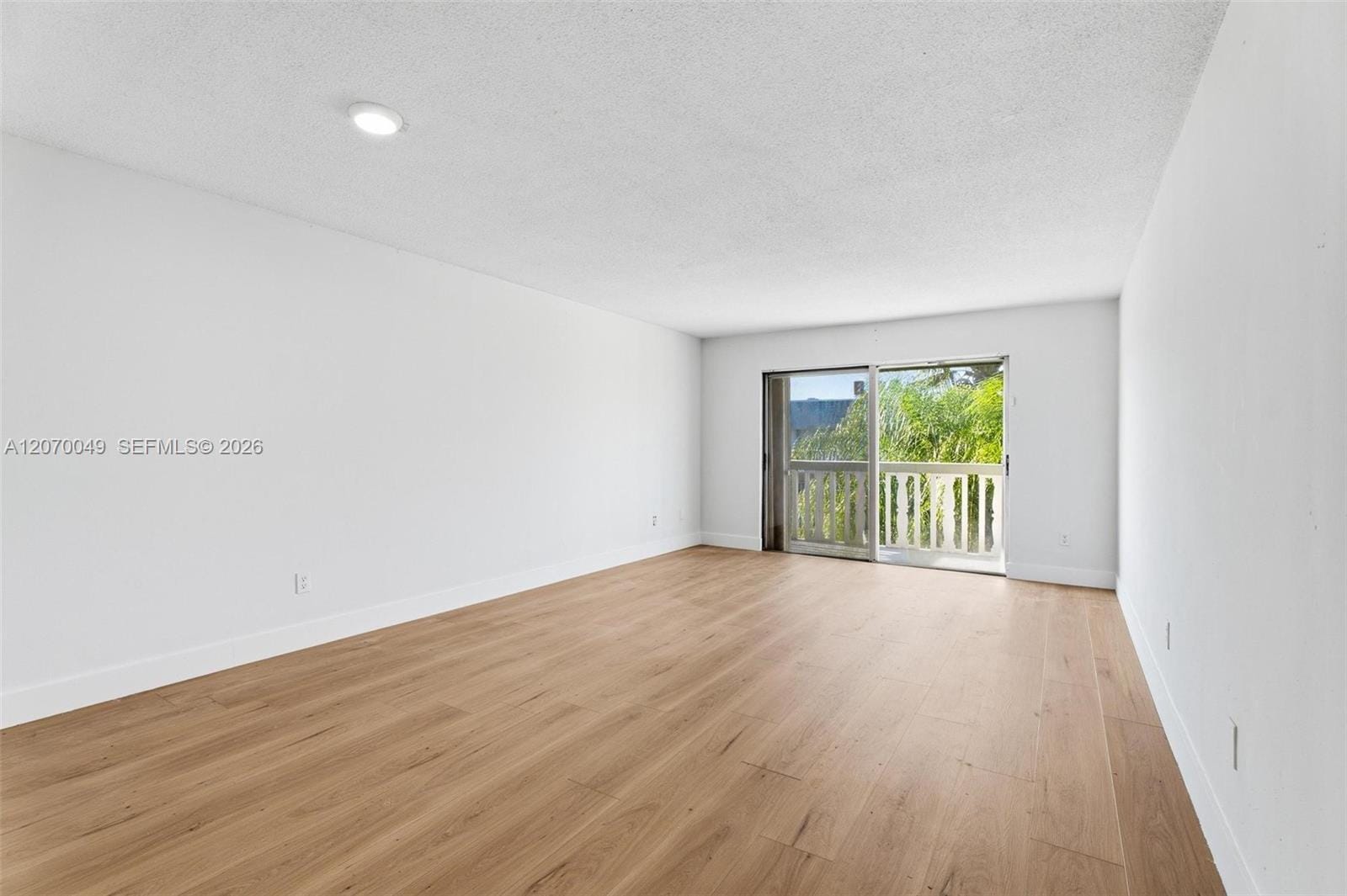 15205 NE 6th Avenue D305, Miami, FL 33162