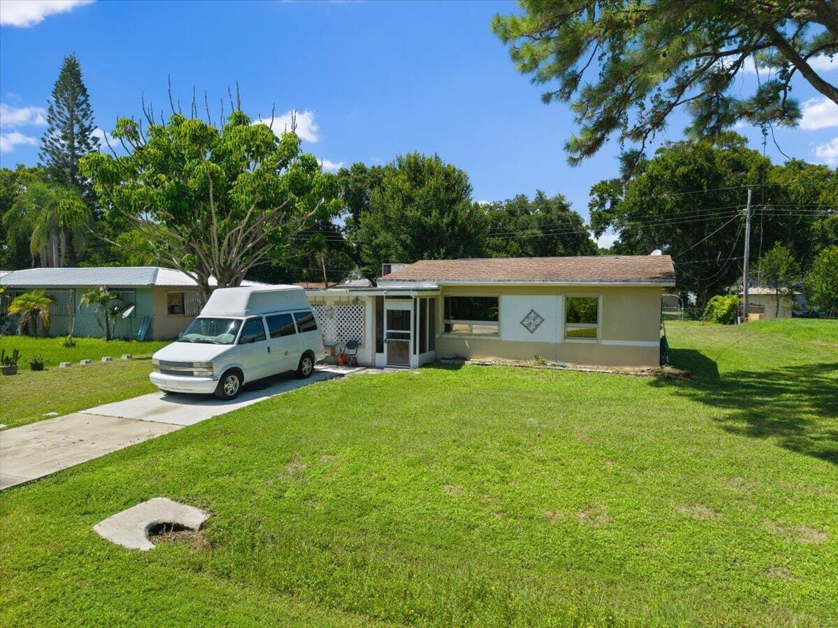 7902 HAMILTON Avenue, Fort Pierce, FL 34951 photo 1
