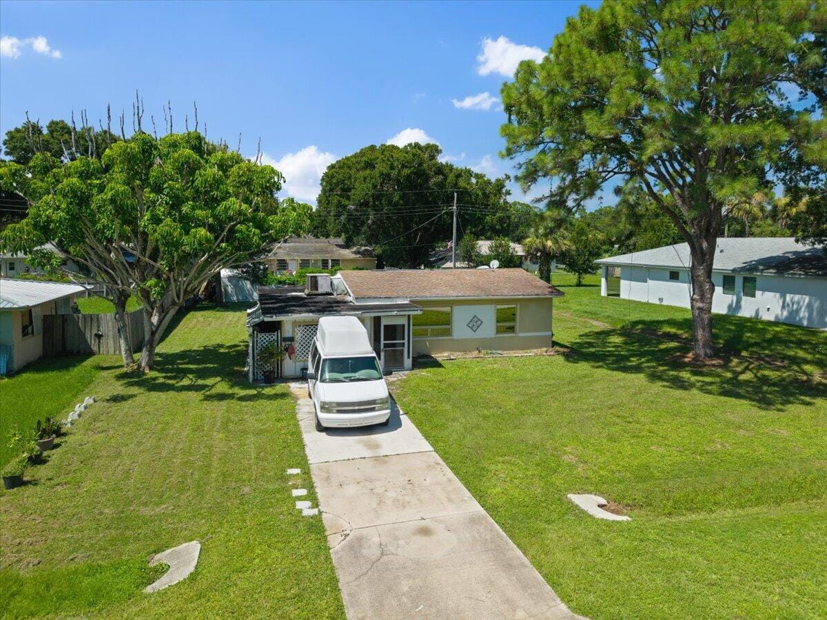 7902 HAMILTON Avenue, Fort Pierce, FL 34951 photo 25