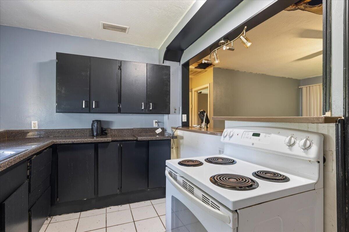 7902 HAMILTON Avenue, Fort Pierce, FL 34951 photo 9