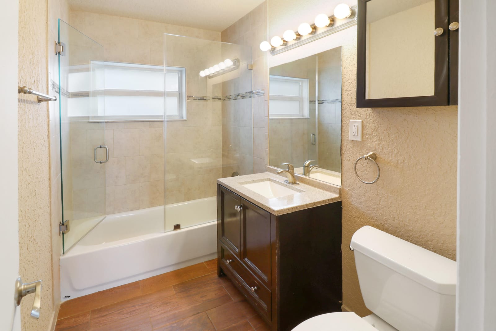 5249 NE 4TH Terrace, Oakland Park, FL 33334 photo 18