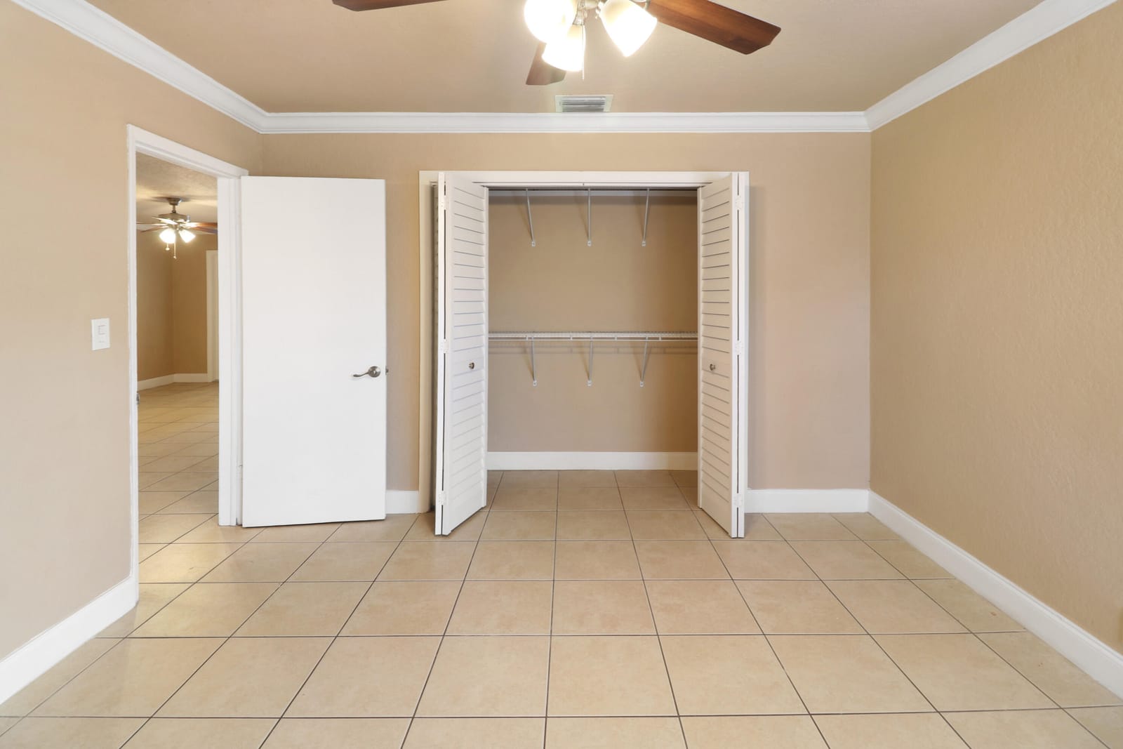 5249 NE 4TH Terrace, Oakland Park, FL 33334 photo 20