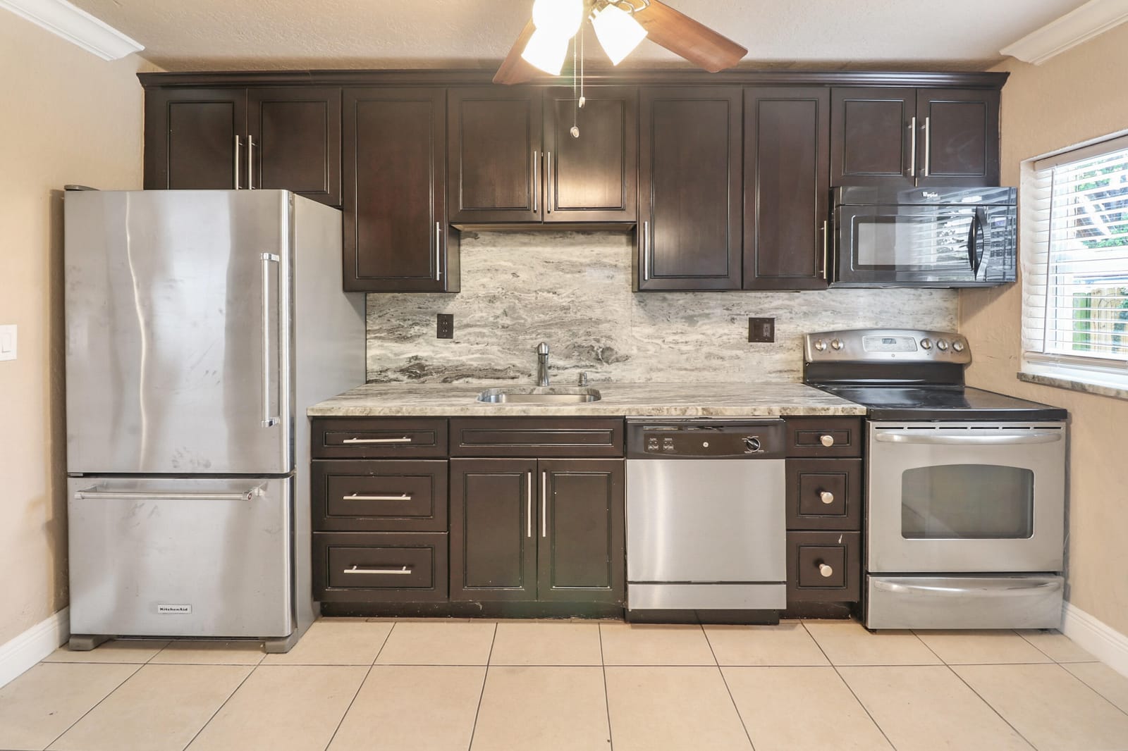 5249 NE 4TH Terrace, Oakland Park, FL 33334 photo 8