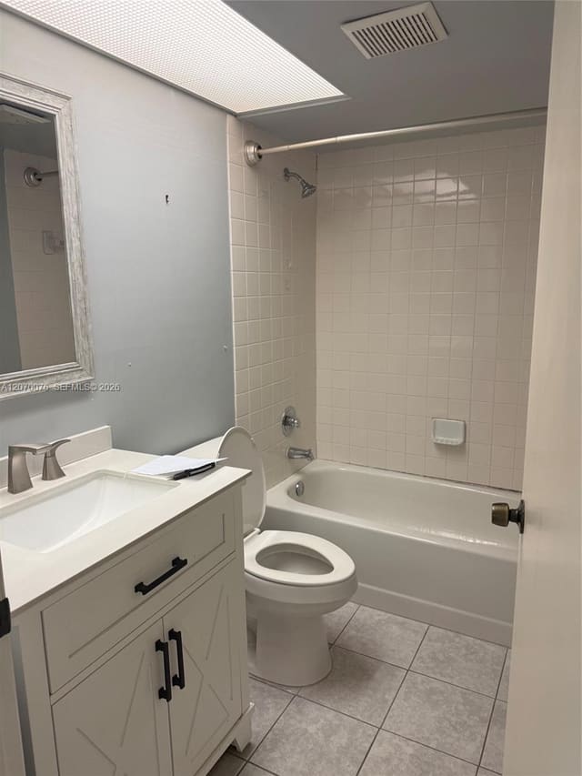 2255 SE 27th Drive 102-E, Homestead, FL 33035