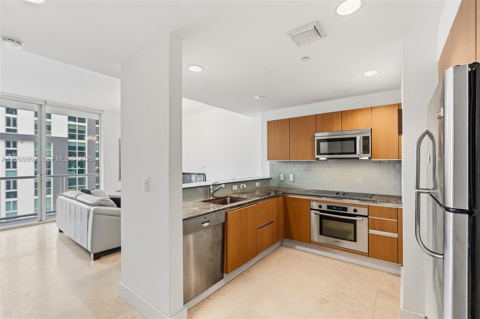 1050 Brickell Avenue 2112, Miami, FL 33131 photo 18