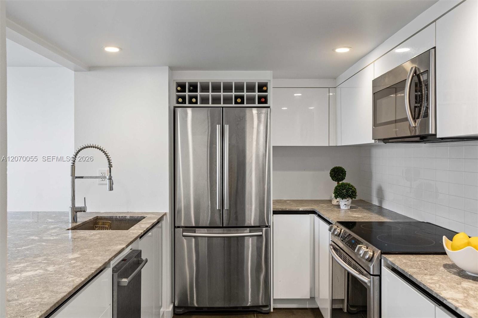 540 Brickell Key Drive 1519 — photo 7