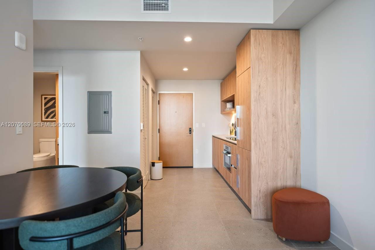 11 NE 6th 1210 — photo 5