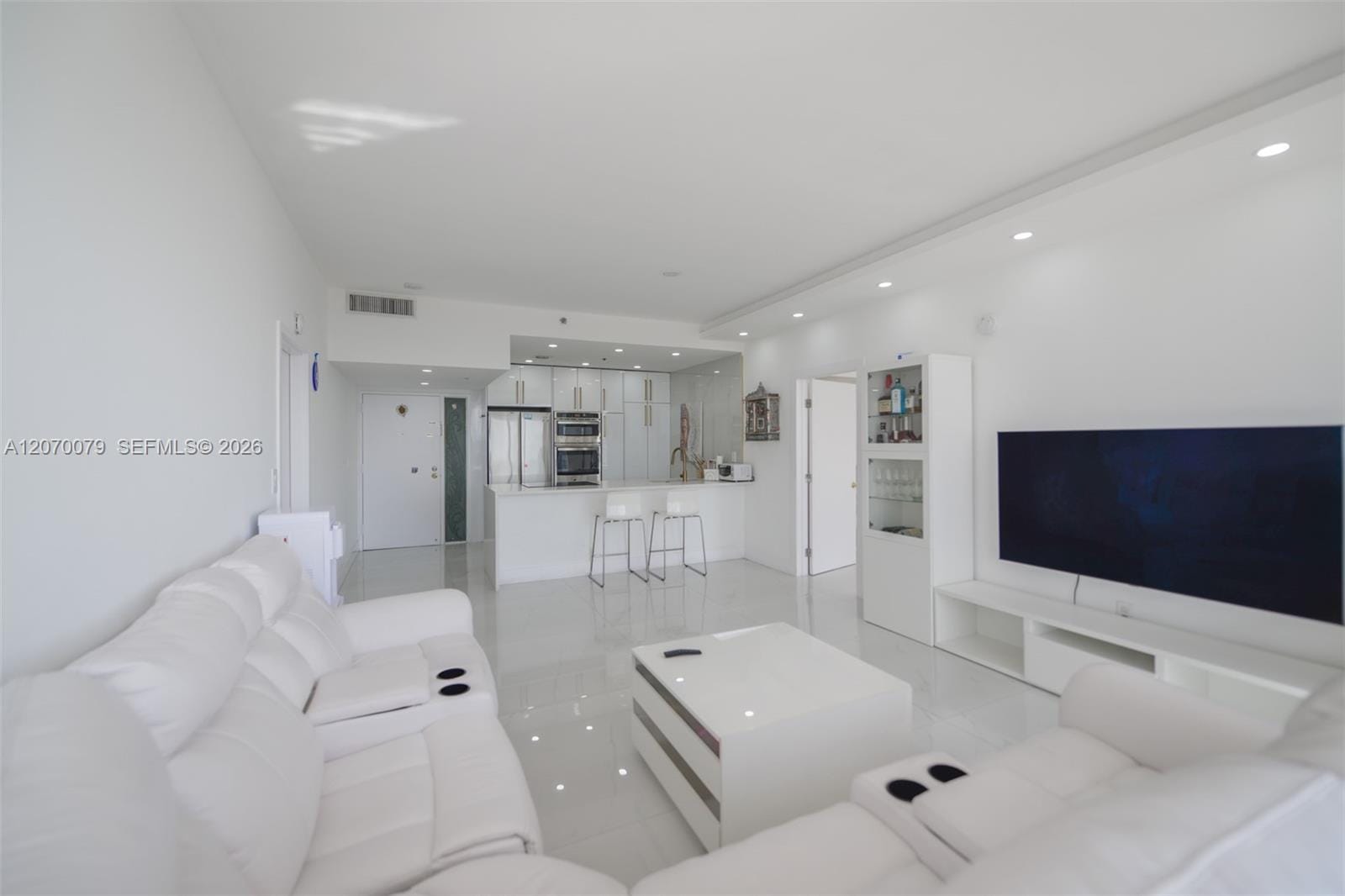 7601 E Treasure Drive PH103 — photo 2