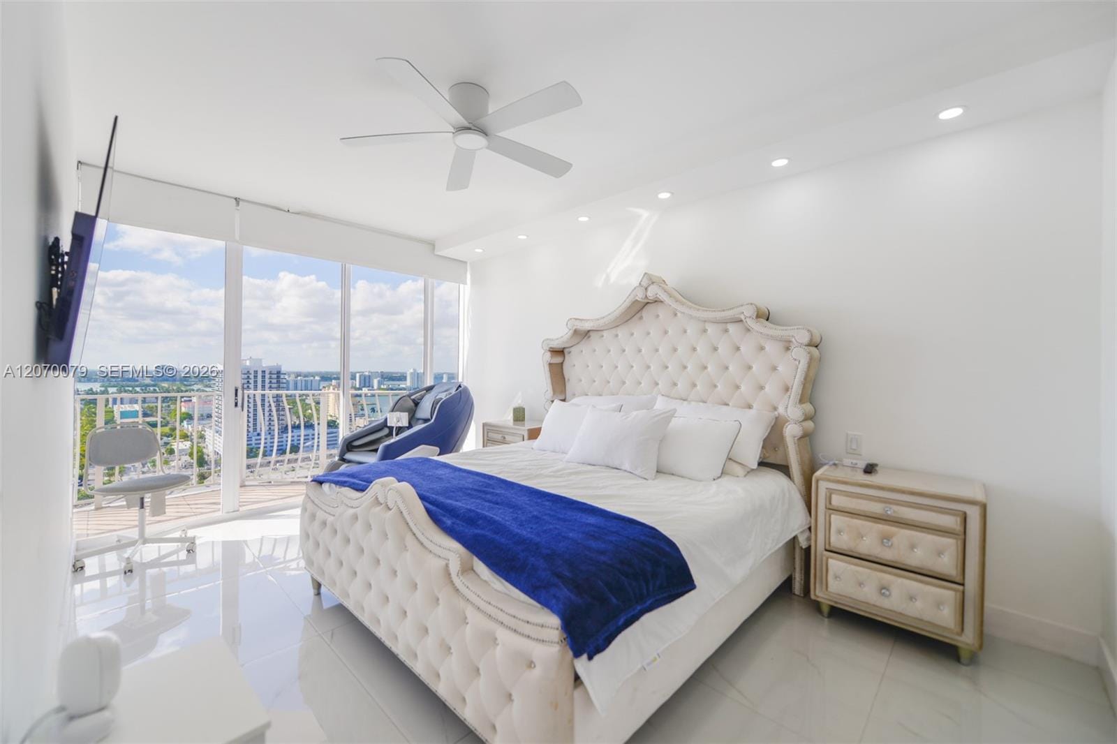 7601 E Treasure Drive PH103 — photo 10
