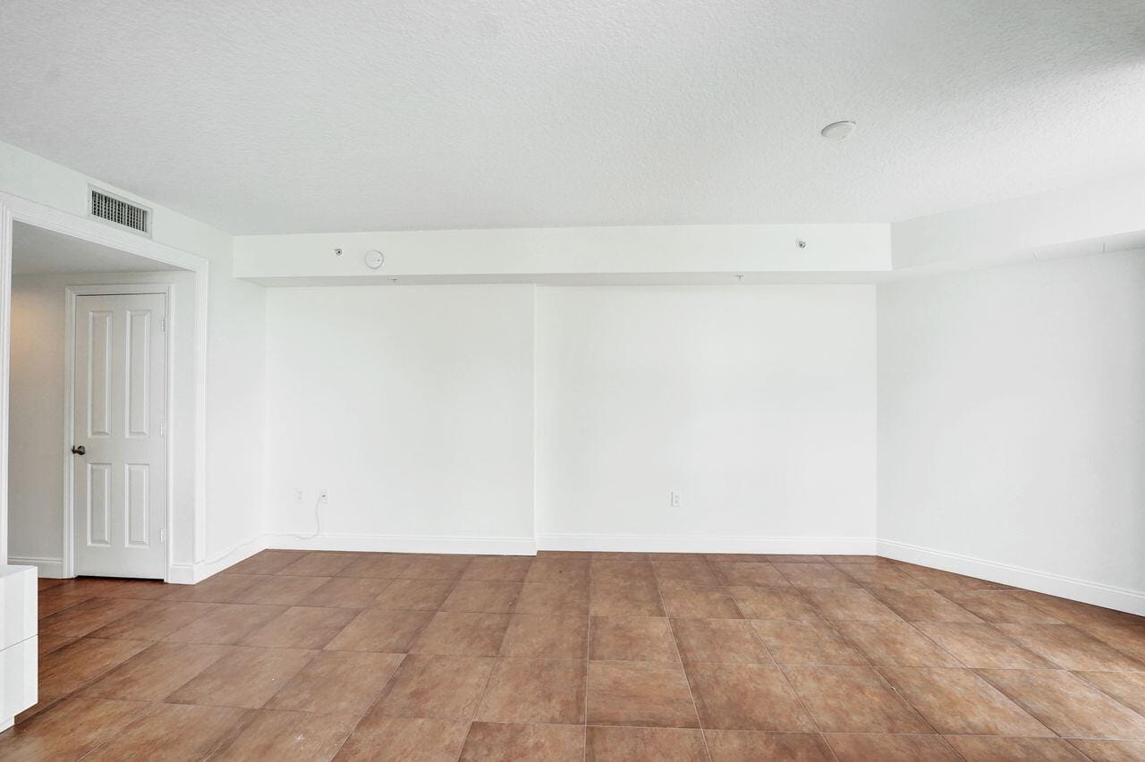 401 SW 4TH Avenue 203 — photo 7