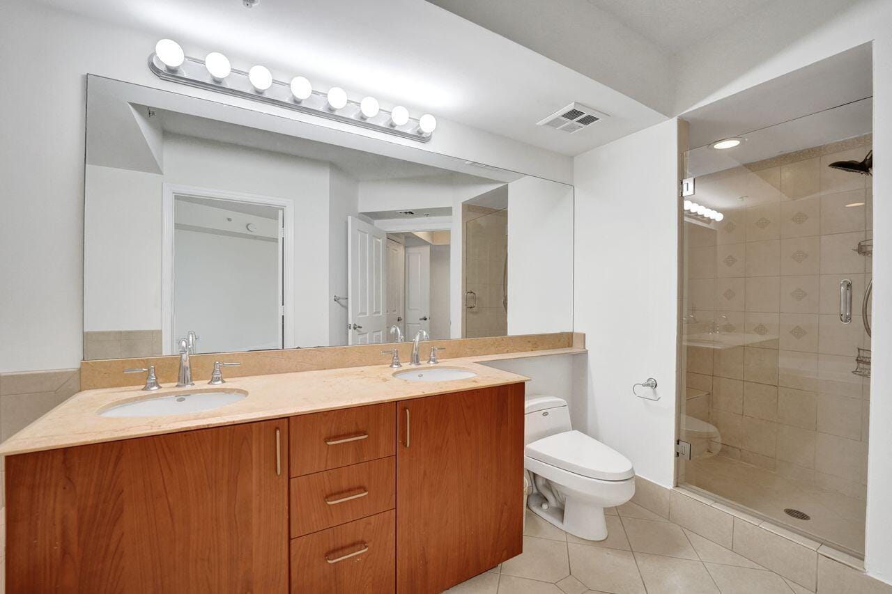 401 SW 4TH Avenue 203 — photo 8