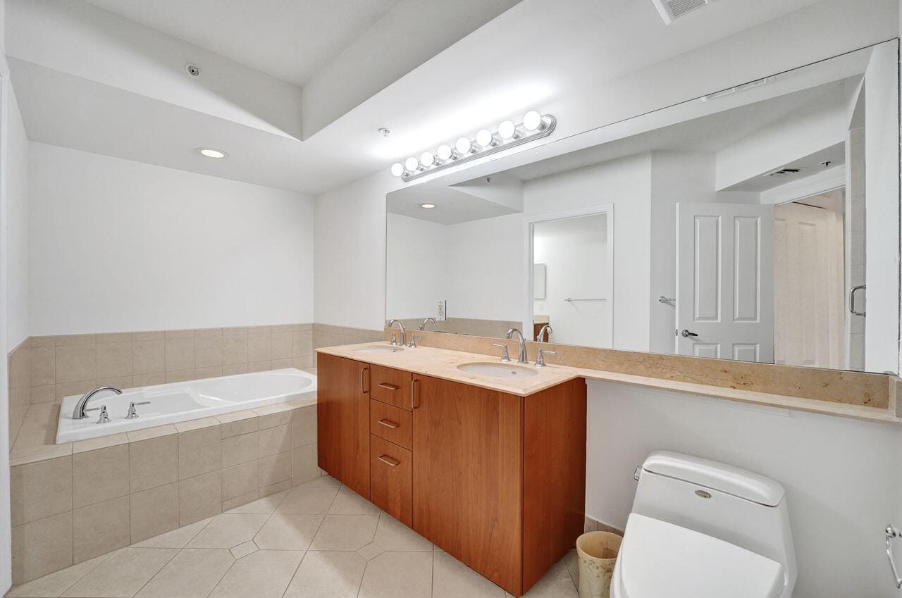 401 SW 4TH Avenue 203 — photo 9