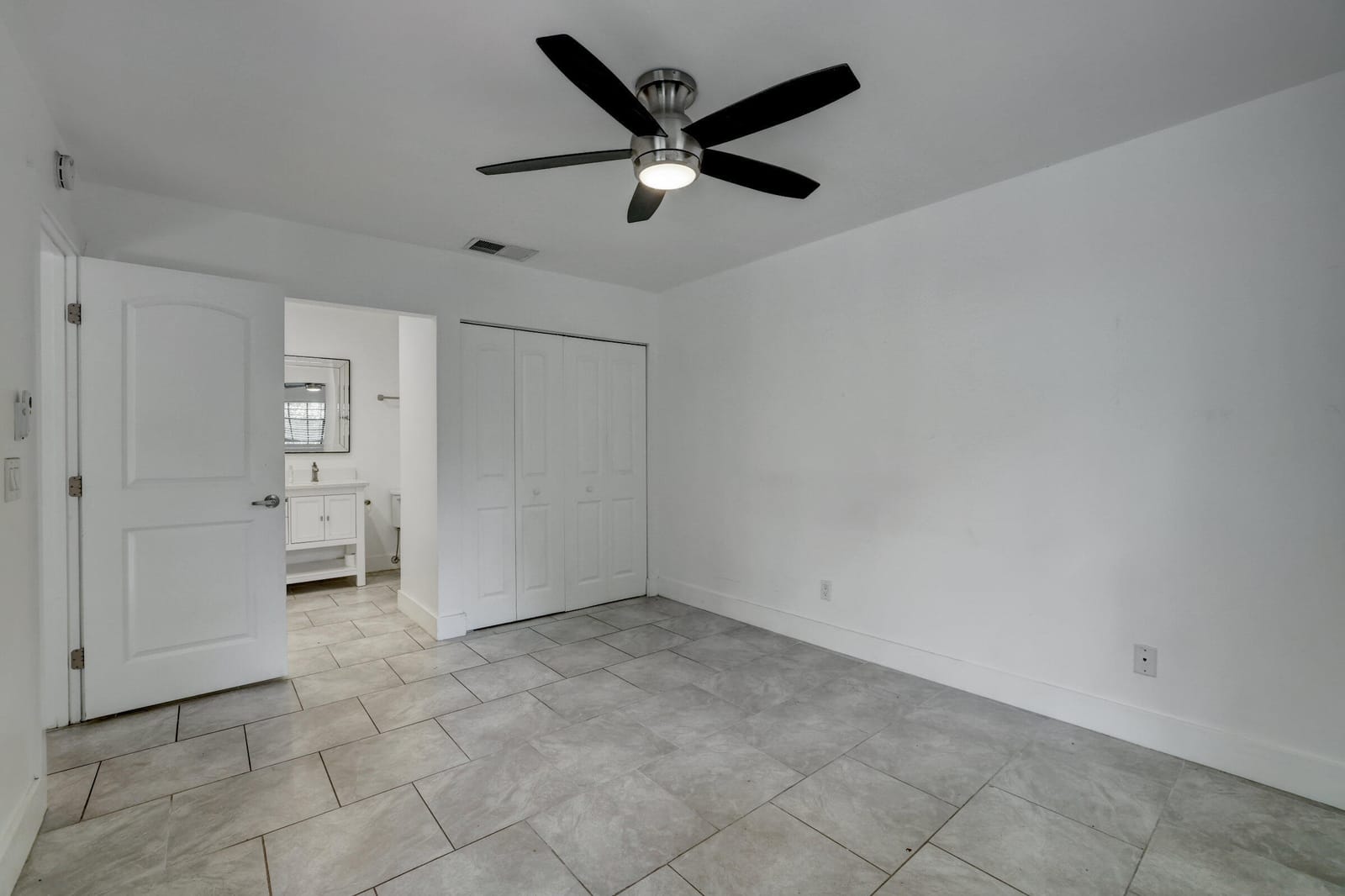 5770 SE WILSIE Drive — photo 12