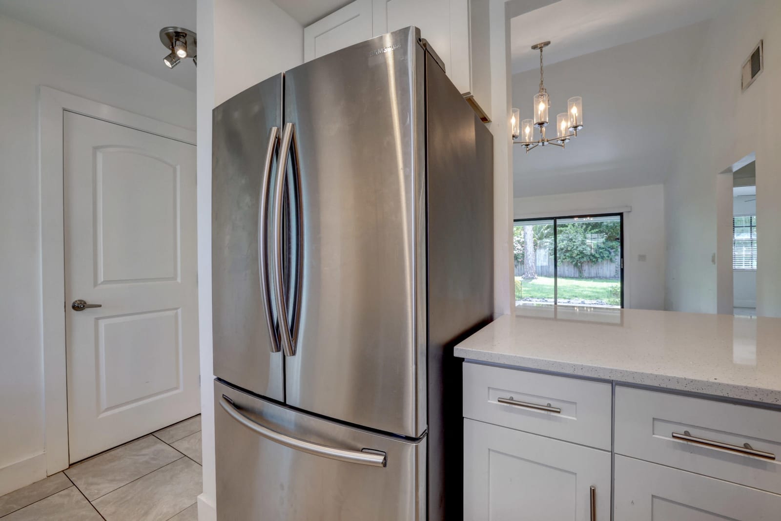 5770 SE WILSIE Drive — photo 8