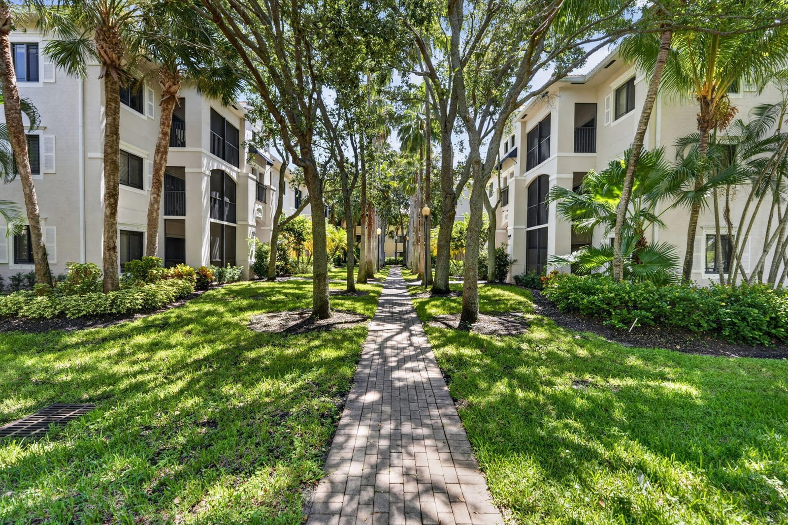 3022 ALCAZAR Place 301 — photo 1