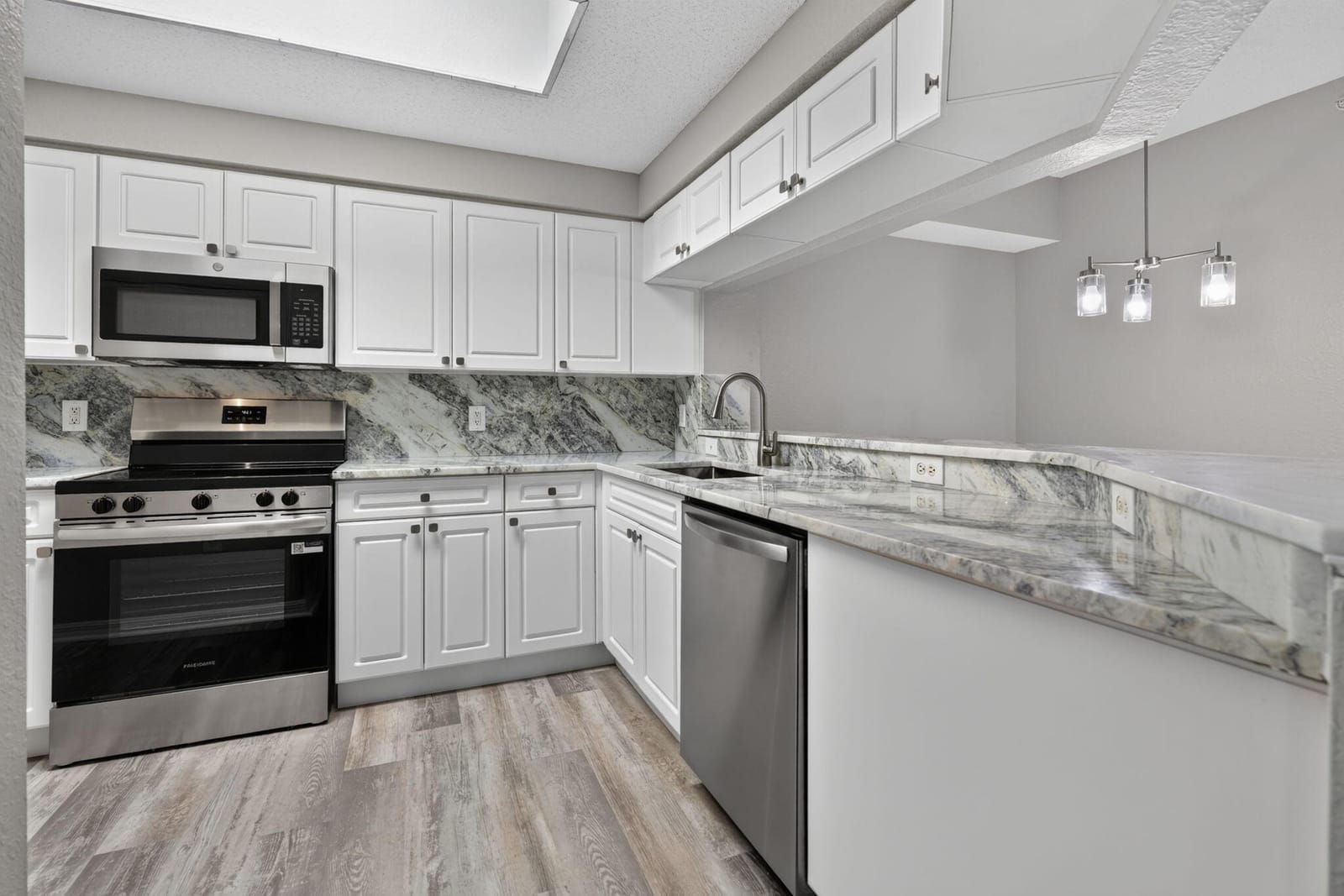 3022 ALCAZAR Place 301 — photo 4