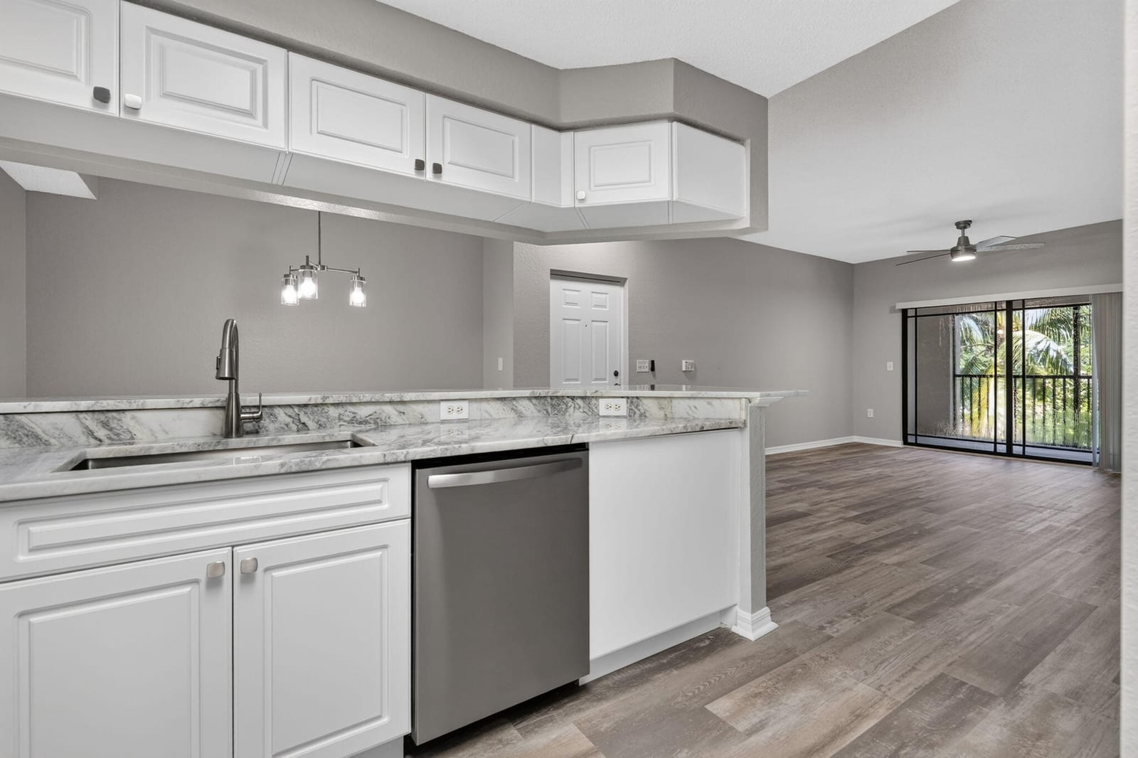 3022 ALCAZAR Place 301 — photo 7