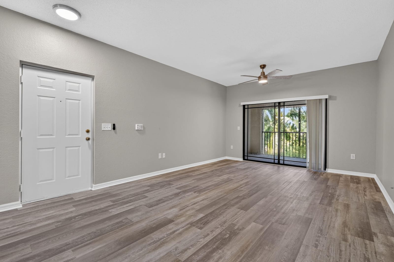 3022 ALCAZAR Place 301 — photo 8