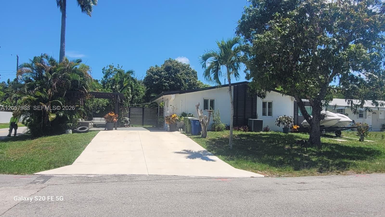 701 SW 4th Court, Hallandale Beach, FL 33009 photo 5