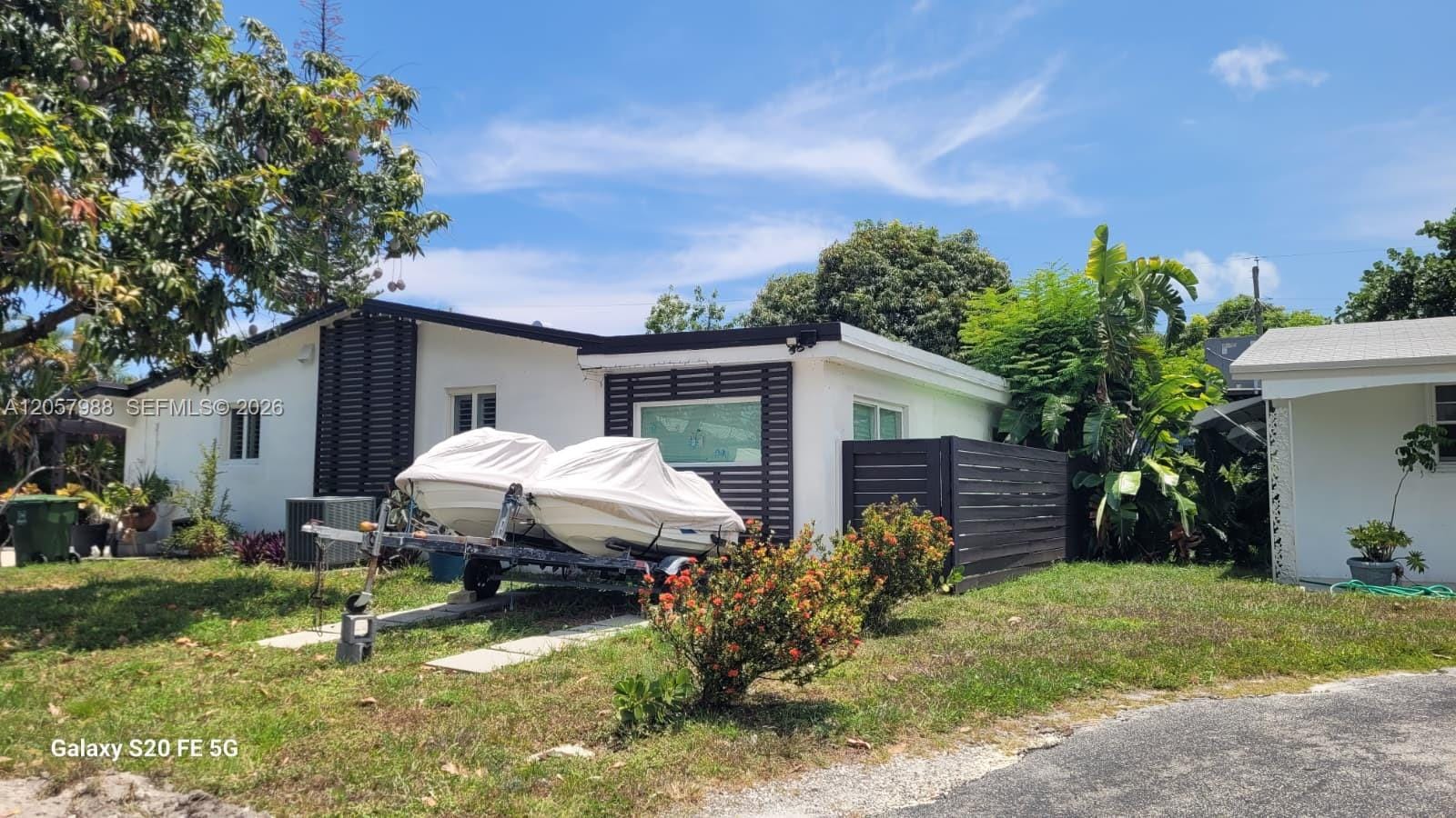 701 SW 4th Court, Hallandale Beach, FL 33009
