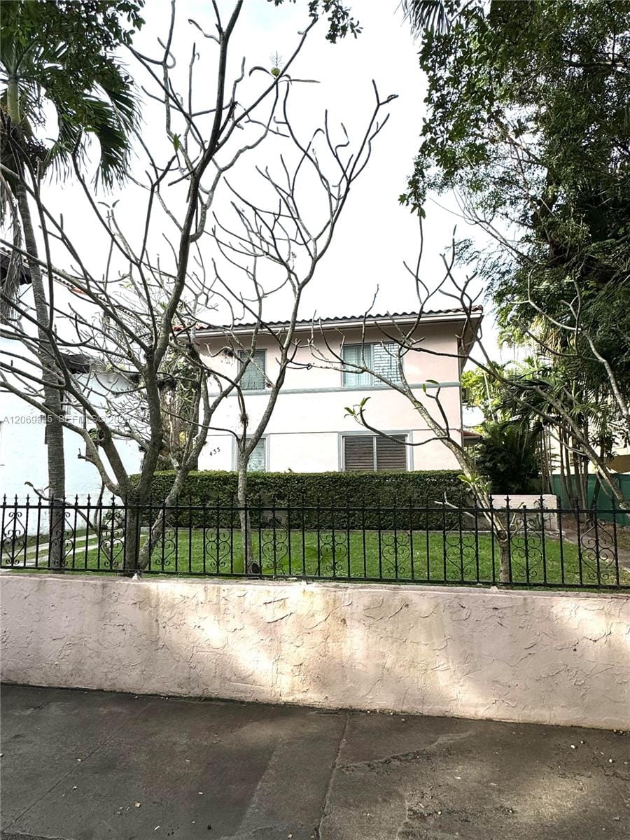 433 Santander Avenue 1 — photo 8