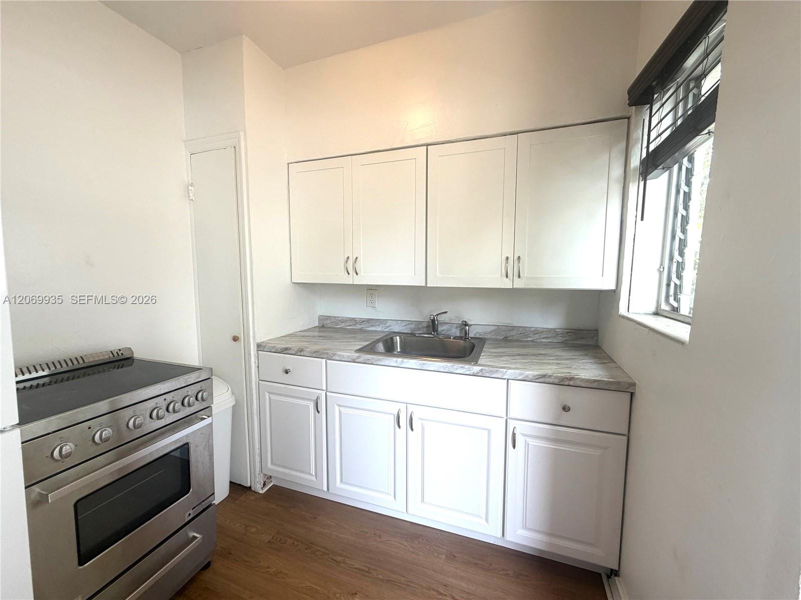 433 Santander Avenue 1 — photo 5