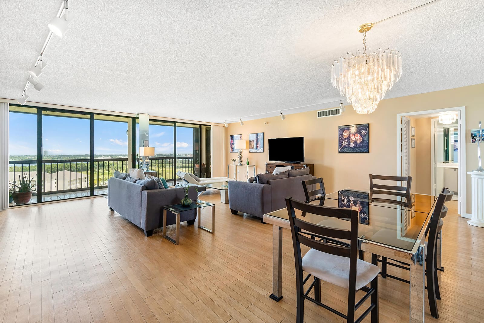 2450 PRESIDENTIAL Way 1606 — photo 5