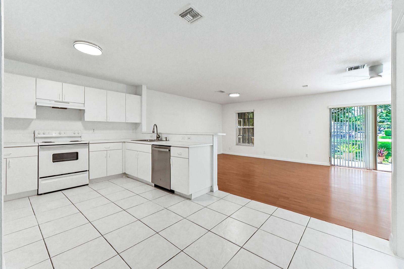 4268 Pine Hollow Circle — photo 7