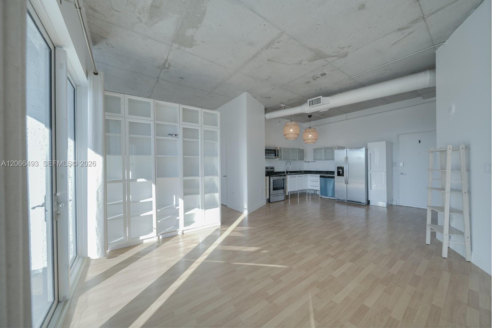 10 S River Drive 1406 — photo 6