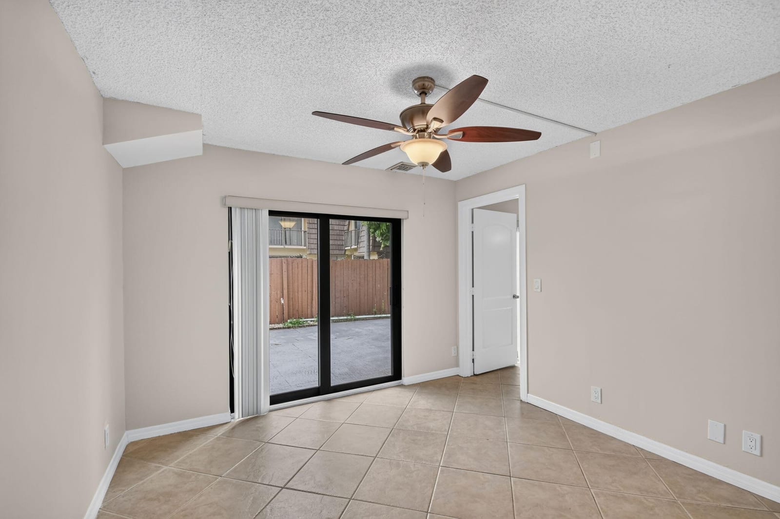 744 SPRINGDALE Circle, Palm Springs, FL 33461 photo 20