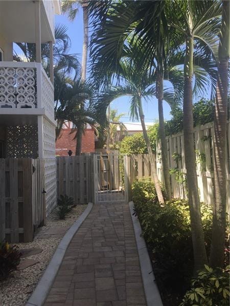 3220 Bayview Drive NE 102, Fort Lauderdale, FL 33306 photo 14