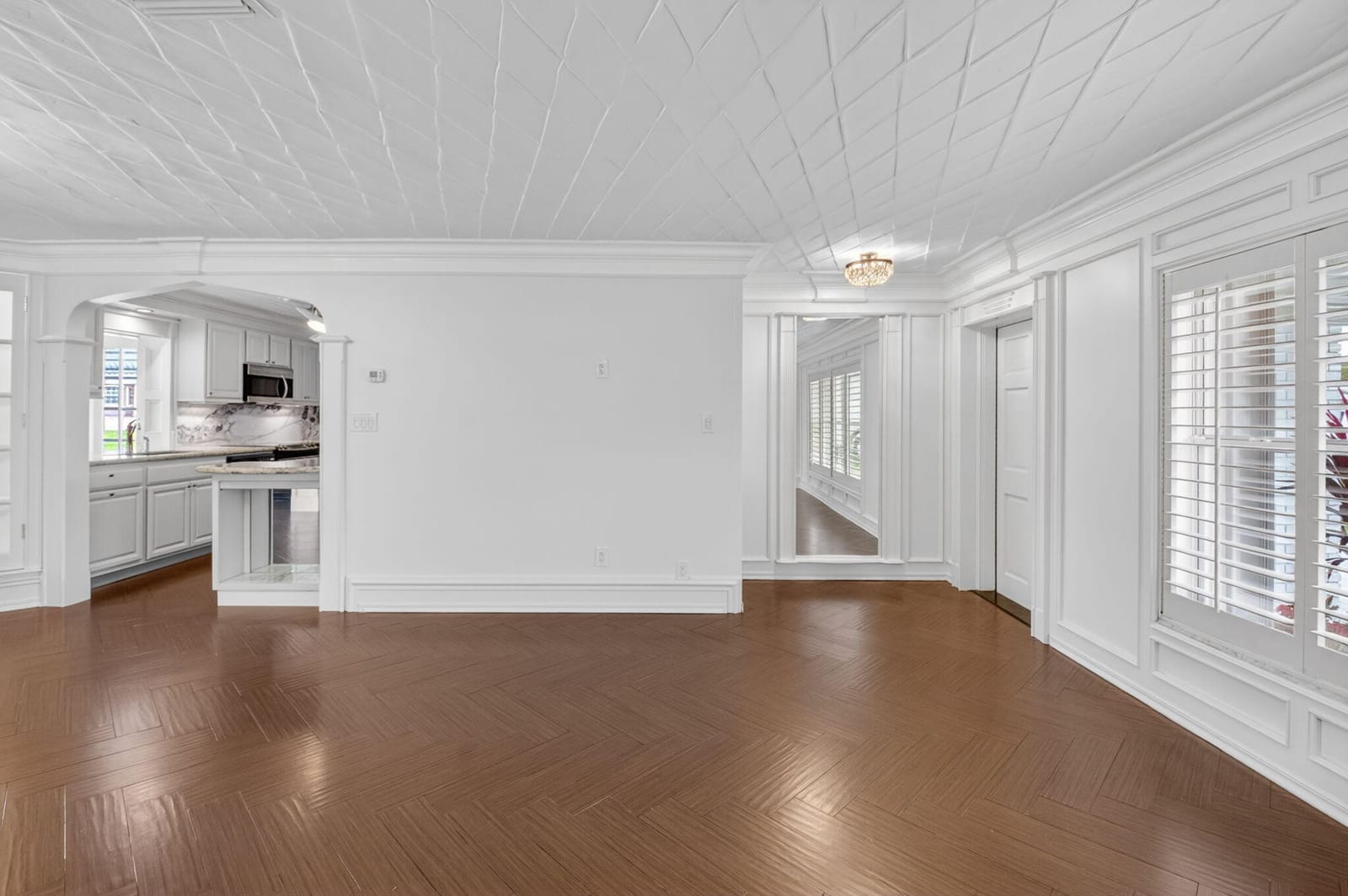 105 NW 8TH Place — photo 5