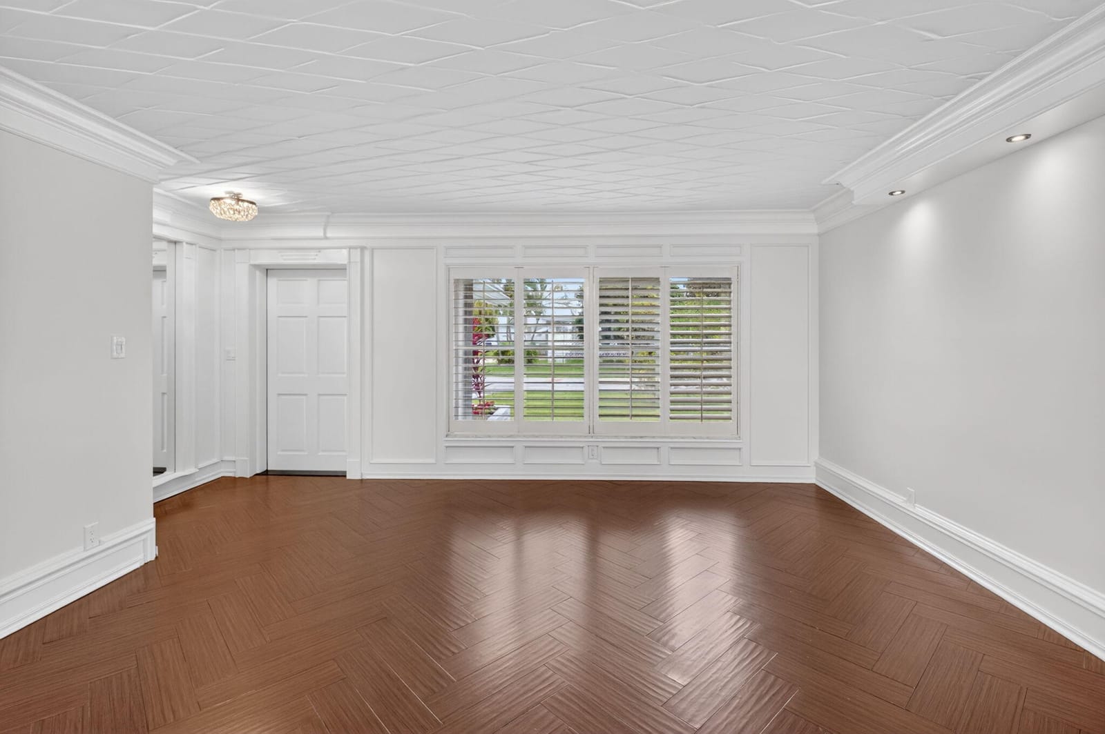 105 NW 8TH Place — photo 8