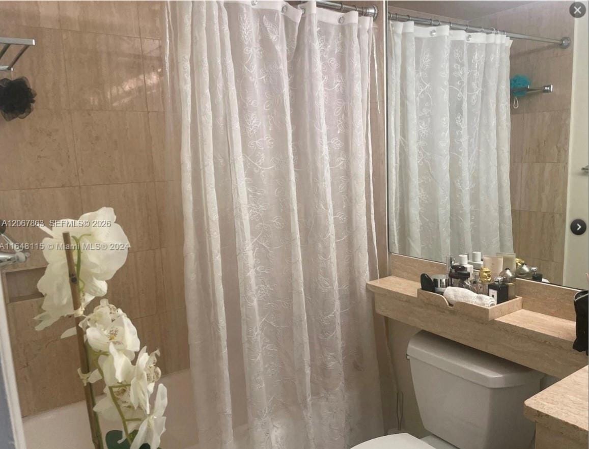 700 Biltmore Way 818 — photo 10