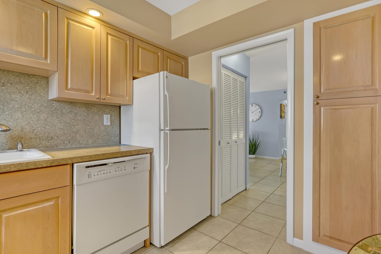 3221 S OCEAN Boulevard 302, Highland Beach, FL 33487 photo 14