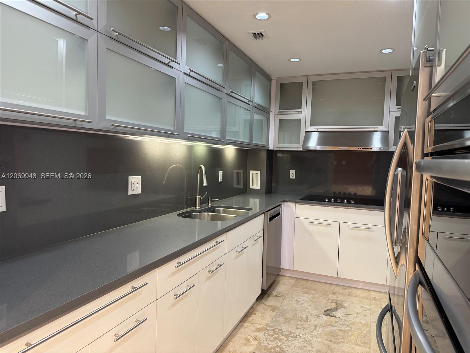 90 Edgewater Drive PH15 — photo 12