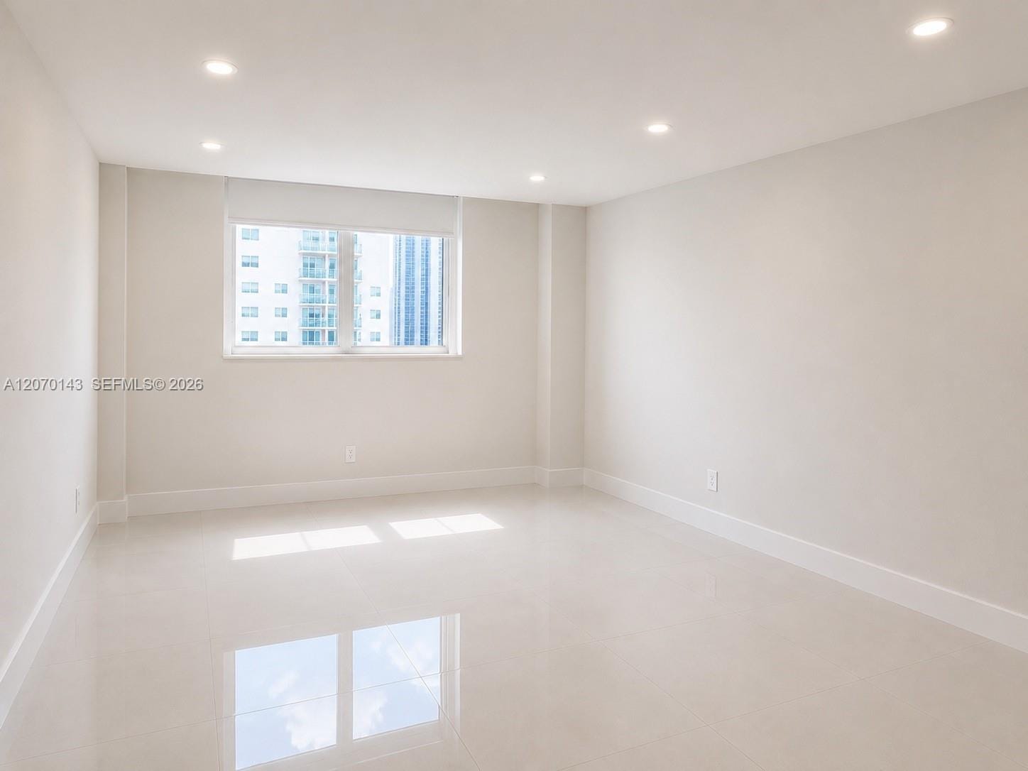 19390 Collins Avenue 908, Sunny Isles Beach, FL 33160 photo 12