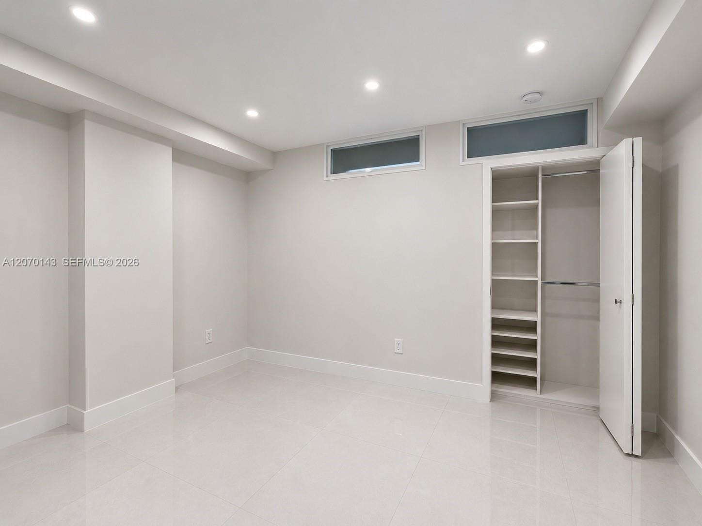 19390 Collins Avenue 908, Sunny Isles Beach, FL 33160 photo 9