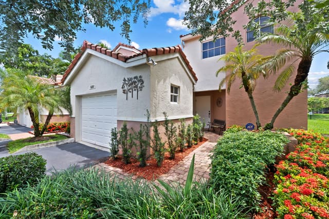 8211 NW 70th Street, Walden Pond at Woodmont, Tamarac, FL