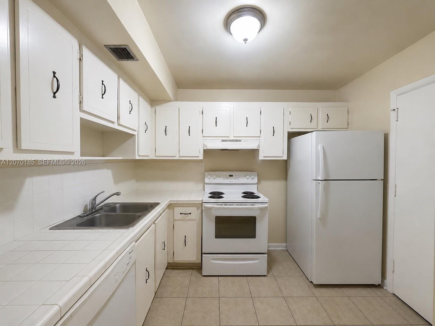 3700 NW 21st Street 206, Lauderdale Lakes, FL 33311