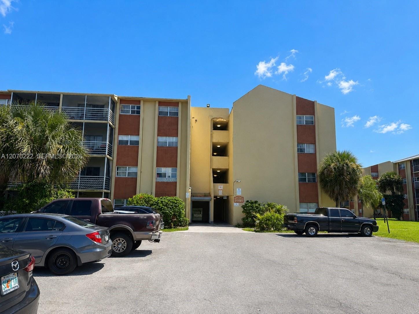3600 NW 21st Street 313, Lauderdale Lakes, FL 33311