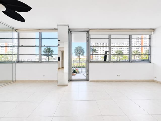 250 174th Street 115, Sunny Isles Beach, FL 33160