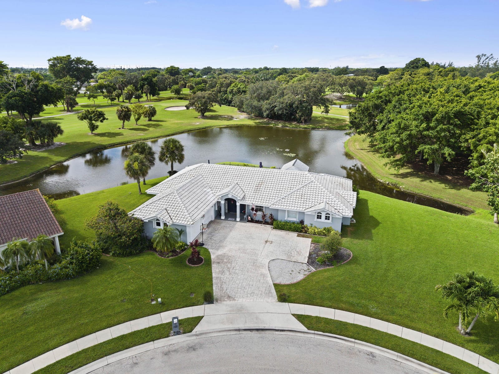 118 ELYSIUM Drive — photo 3