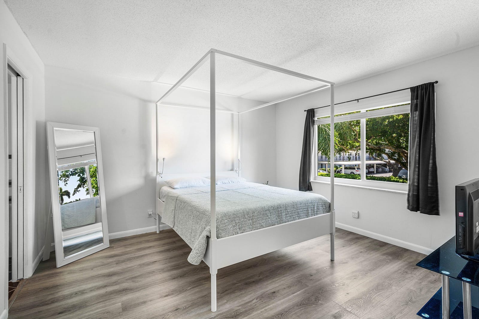 207 Tropic Isle Drive 208, Delray Beach, FL 33483 photo 14